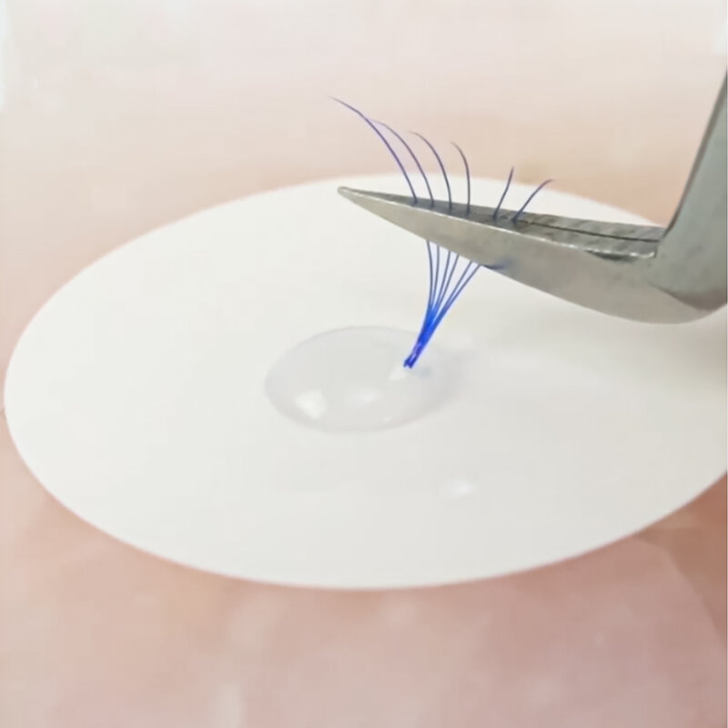 Tips to choose the right lash extension glue Lash extension glue eyelash glue wholesale wholesale lash glue eyelash glue wholesale bulk fast drying lash extension glue low humidity glue eyelash adhesive sensitive adhesive for eyelash extensions clear lash glue lash extension adhesive ingredients