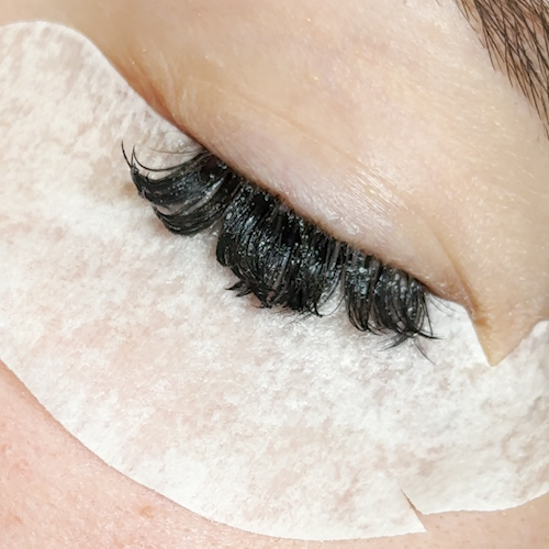 leave-lash-removal-cream-enough-time-to-break-the-adhesive-bond