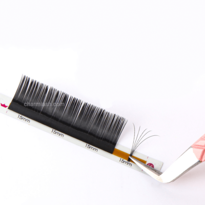 pros-and-cons-of-handmade fan lashes