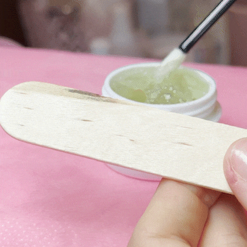 use-the-enough-amount-of-lash-removal-cream