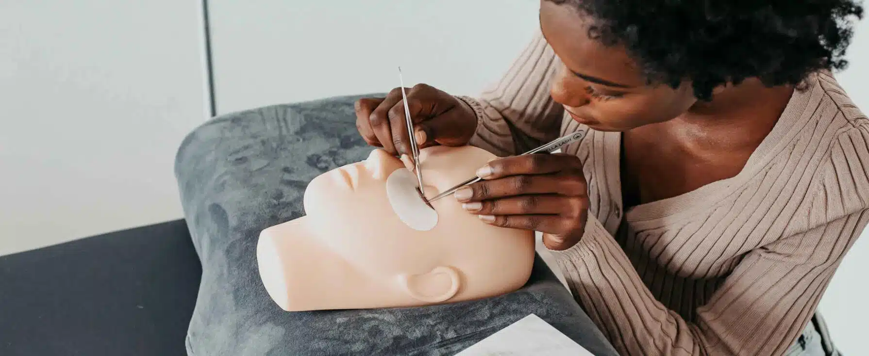 Discover 7 best Canada lash supplies Bella Lash supplier in Canada