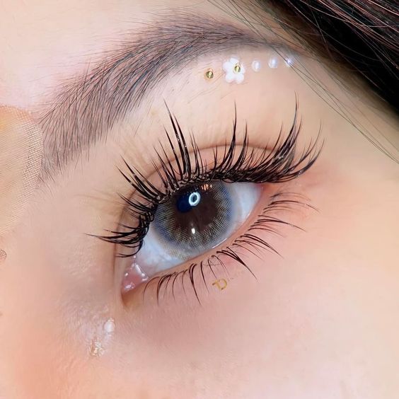 double lids eyes - lash extensions for asians