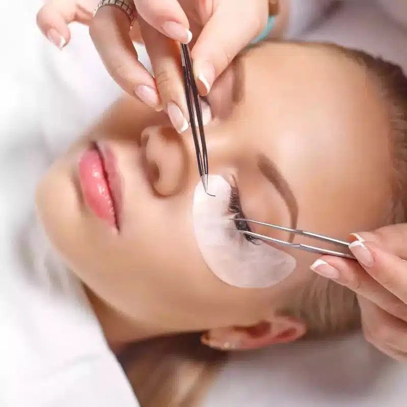 Lash Isolation: How to Become a Professional? Gel pad lash isolation