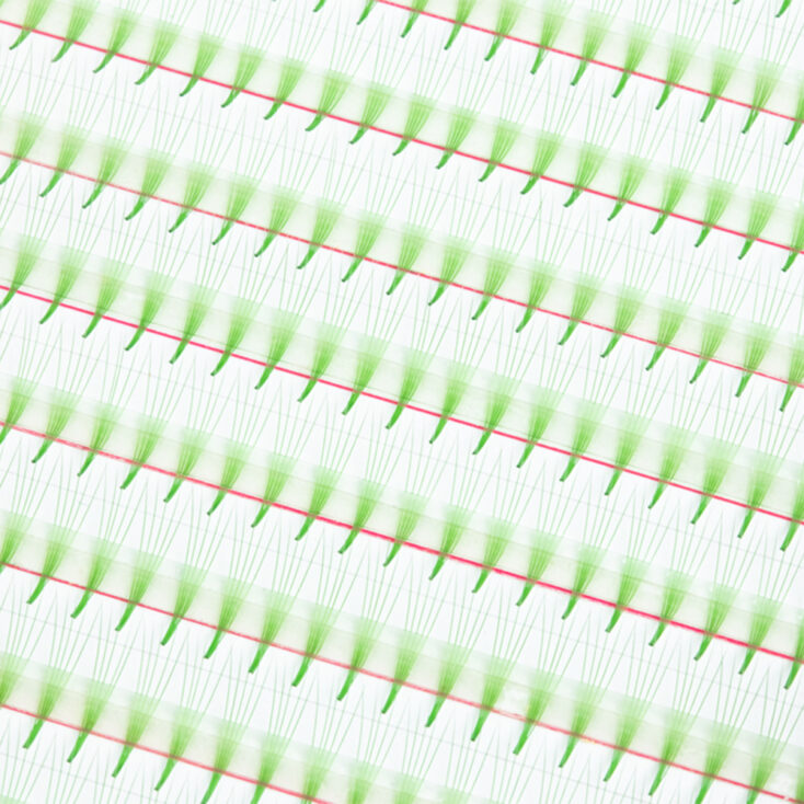 Green Premade Fan Lashes - M Tray green-premade-fan-lashes-5