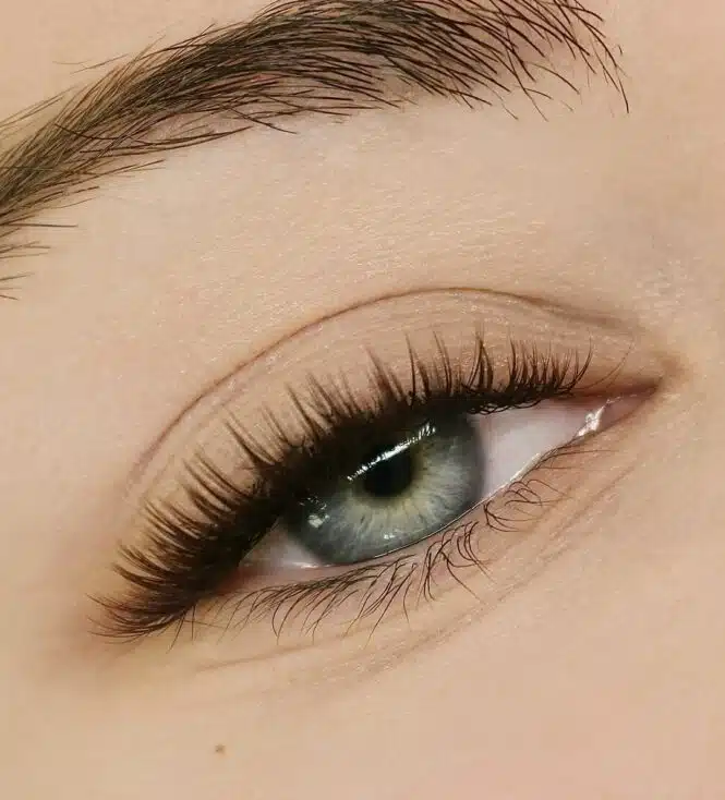 Achieving the perfect natural lift with B curl lashes B curl Lashes