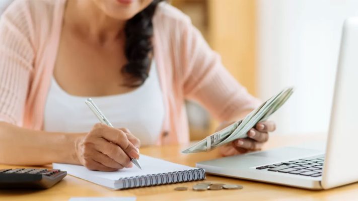 Why-budgeting-for-lash-tech-supplies-matters