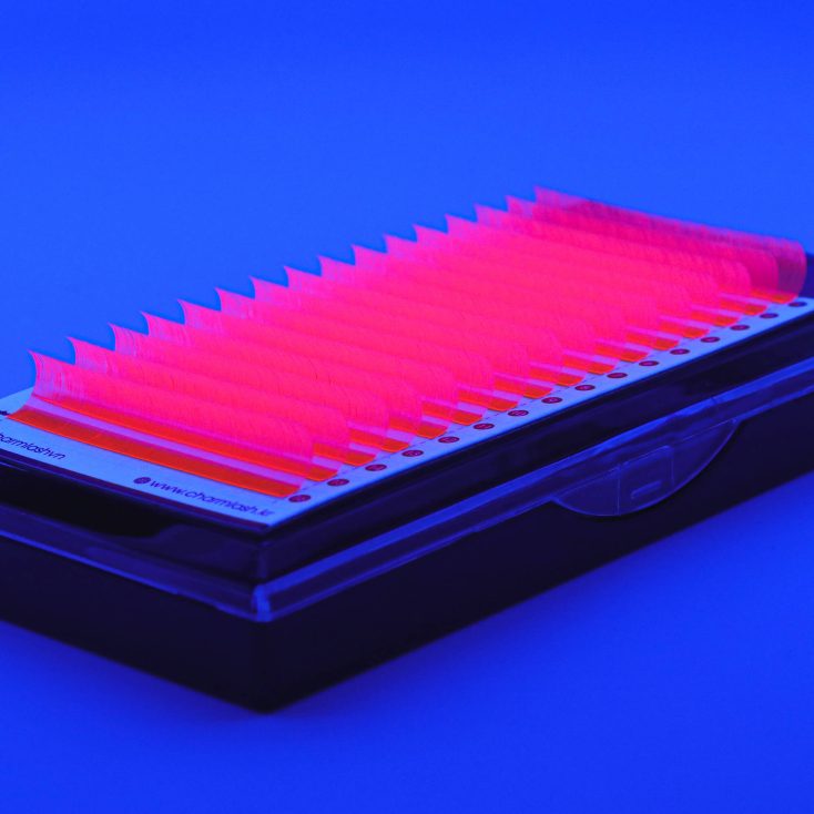 eyelash extensions with pink​