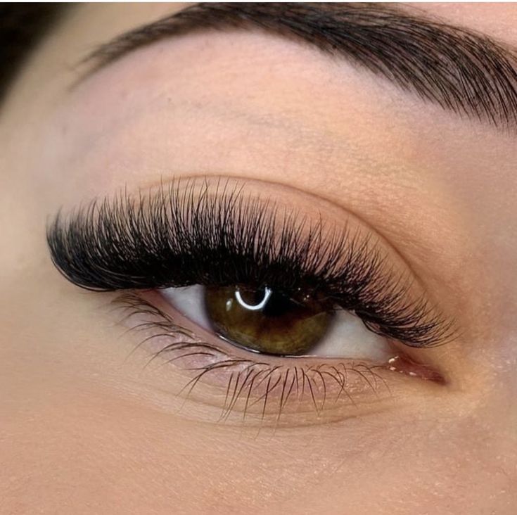 Volume-lash-extension-style