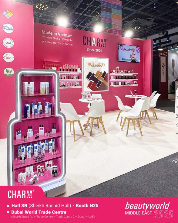 Lash-extensions-in-Dubai-Charmlash-booth-day-2