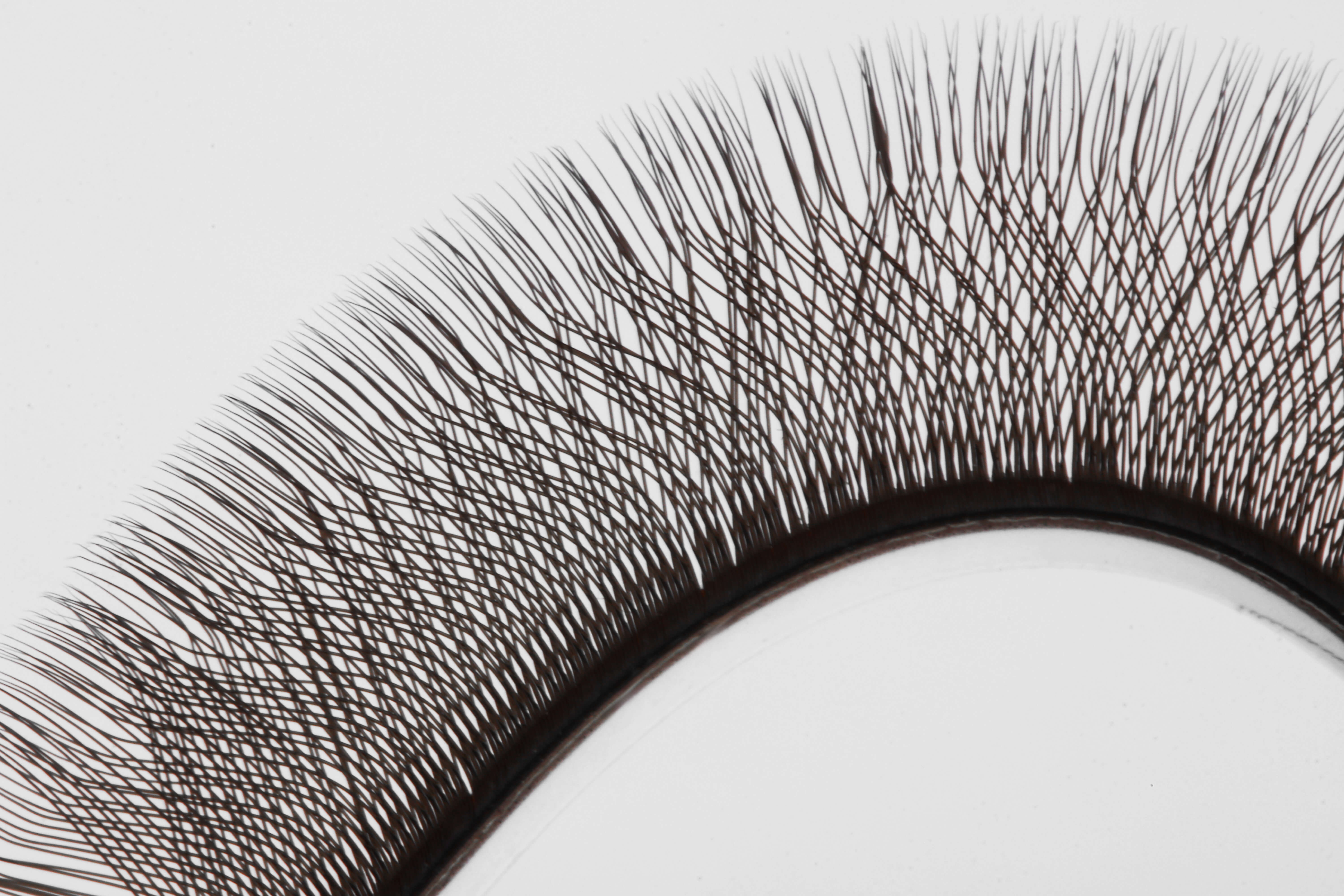 Brown 3D W lashes close up 3