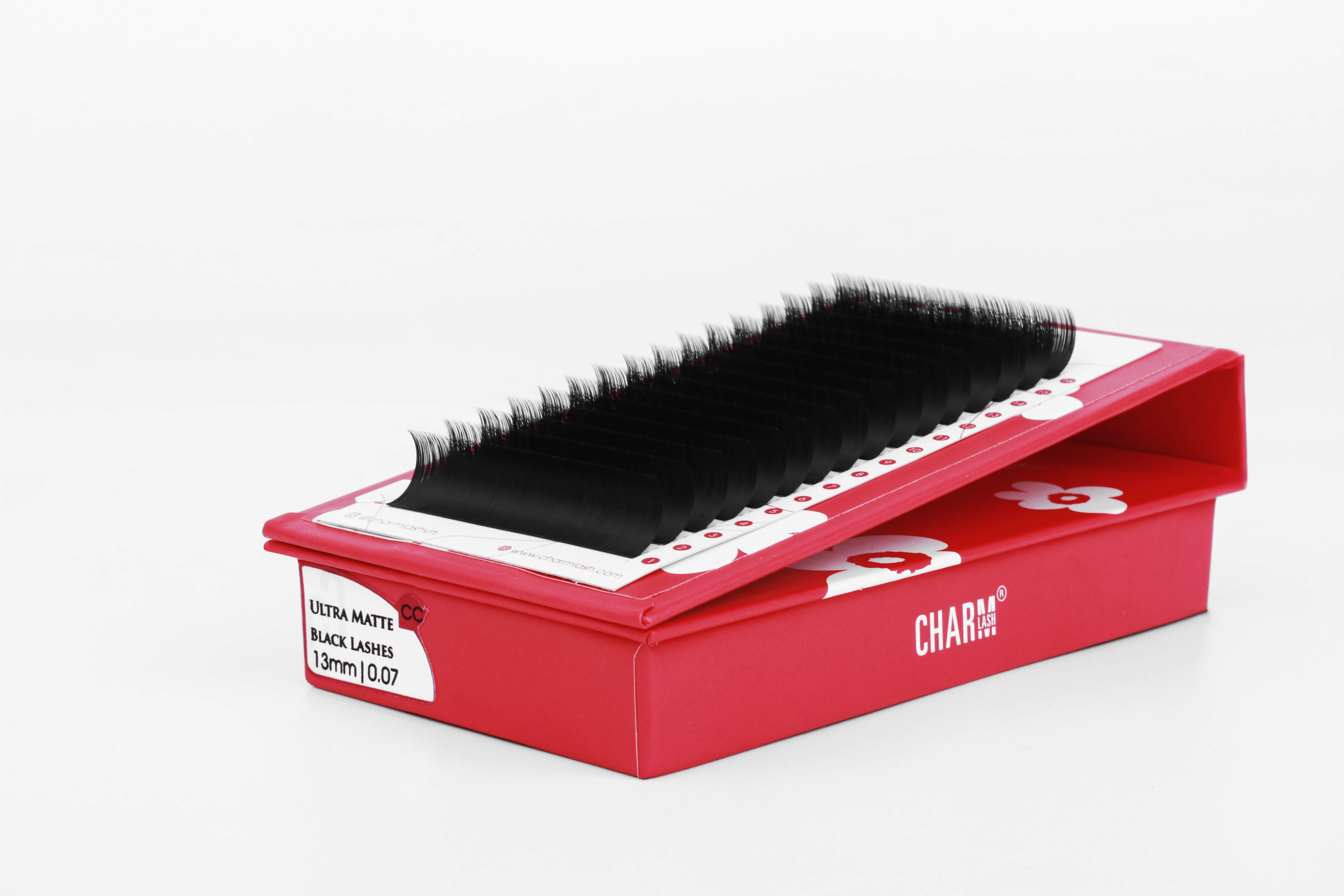 Ultra matte black lashes packaging