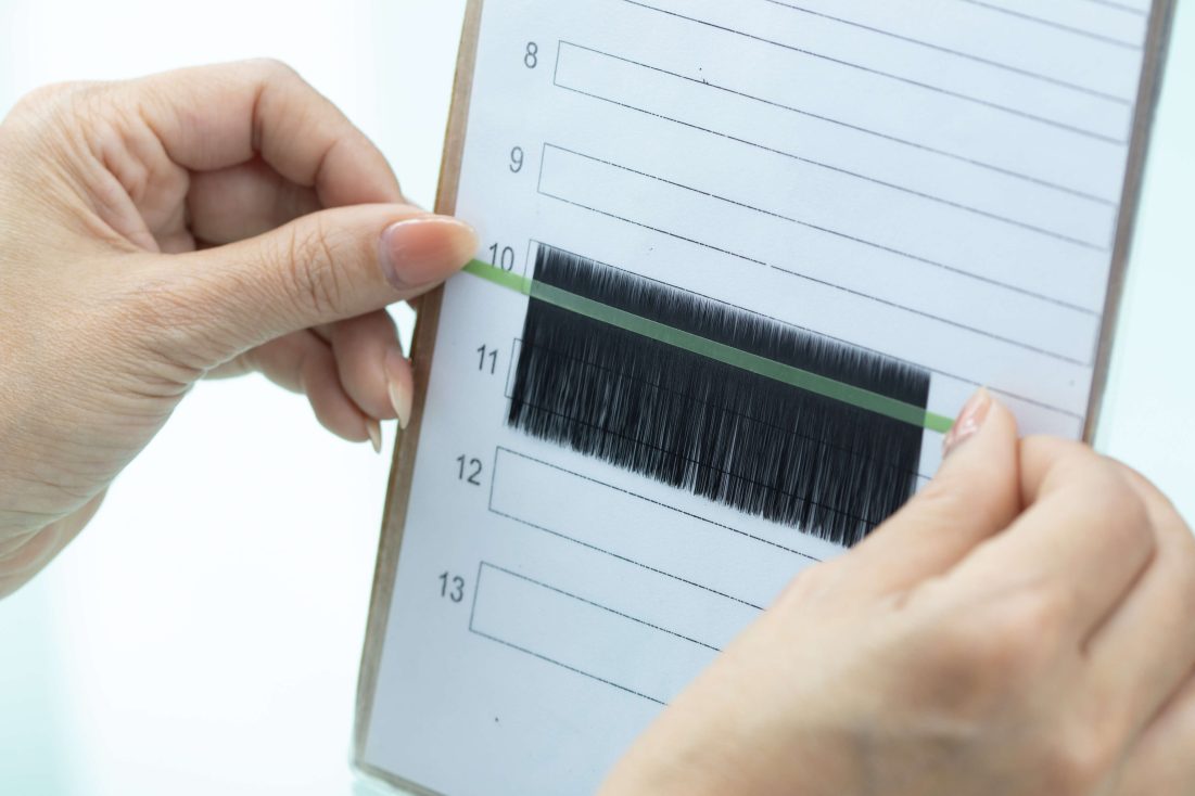 Trending colors & technical trade-offs: A guide for lash business owners Process of tapering eyelash extensions for all types of lashes