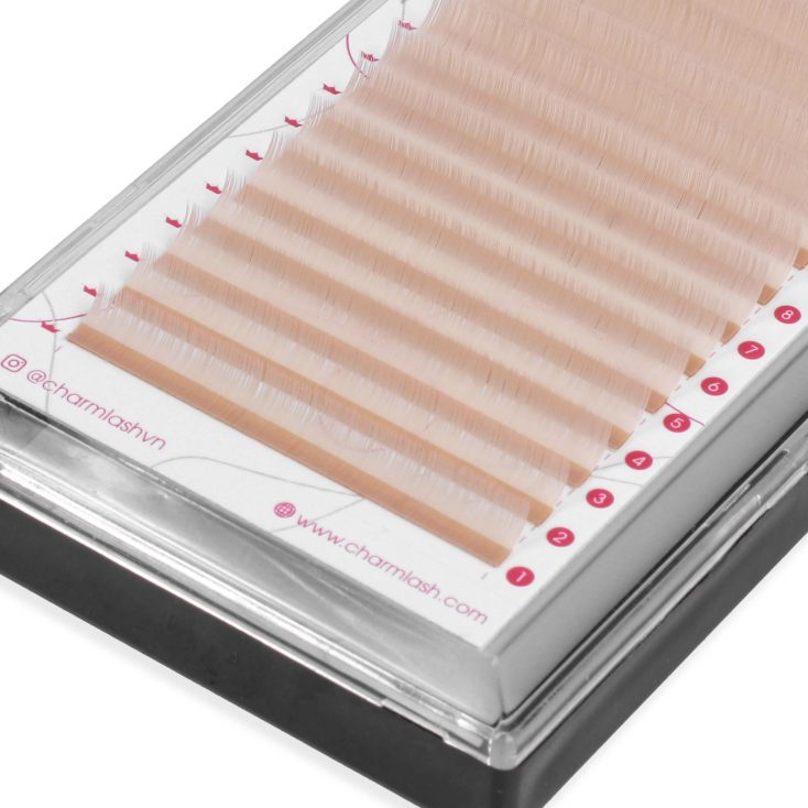 Relaxed Khaki colored lashes close up