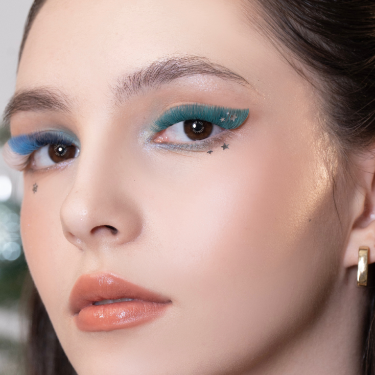  Trending-colored-eyelash-extensions-in-2026-2
