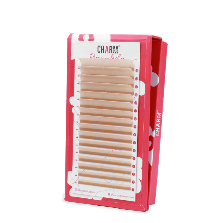 Trending-colored-eyelash-extensions-in-2026-Relaxed-Khaki